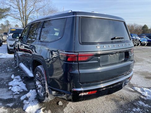 Certified 2024 Jeep Wagoneer Series II w/ Flexible Seating Group image 6