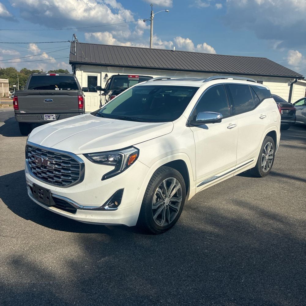 Used 2019 GMC Terrain Denali w/ Advanced Safety Package AWD/4WD image 2
