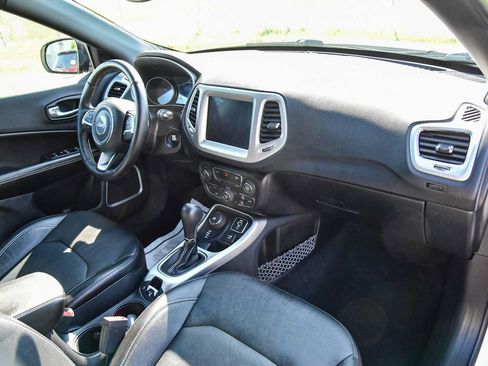 Certified 2021 Jeep Compass Latitude AWD/4WD image 10