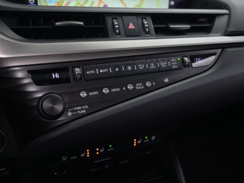 Used 2019 Lexus ES 350 image 30