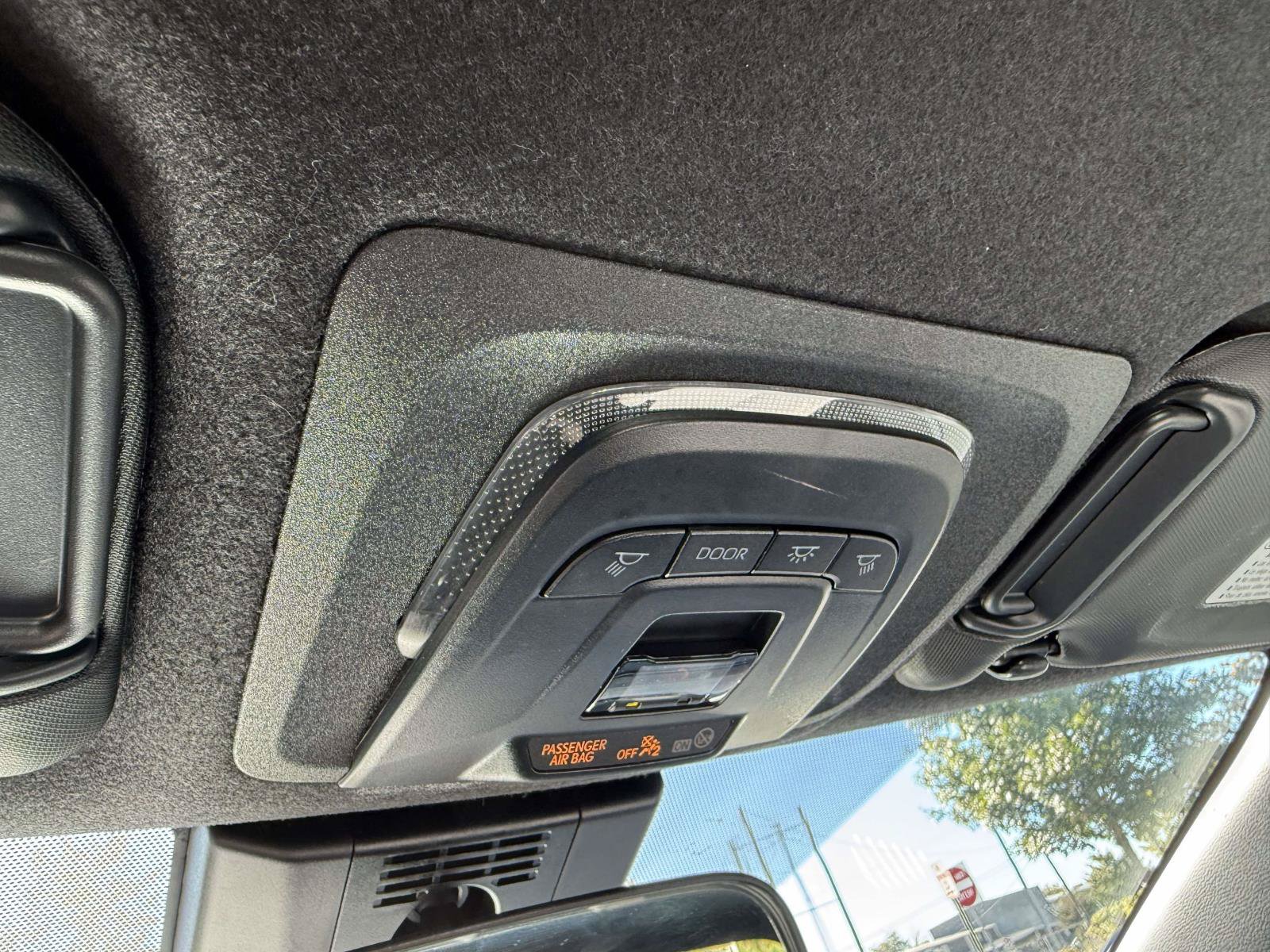 Used 2025 Toyota Corolla SE FWD image 24