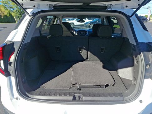 Used 2024 GMC Terrain SLE image 26