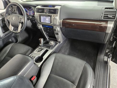Used 2015 Toyota 4Runner SR5 image 21
