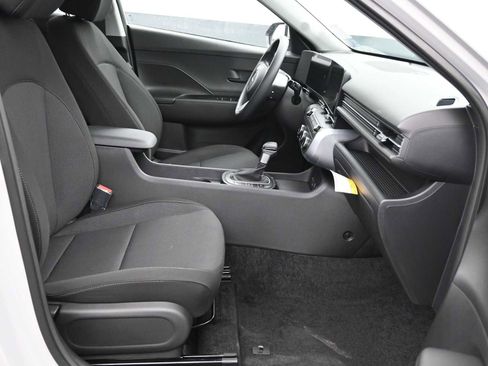 New 2026 Hyundai Kona SE image 11