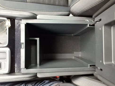 Used 2024 Nissan Pathfinder SV image 14