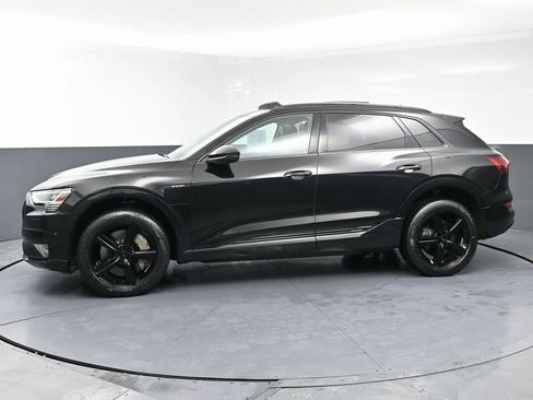 Used 2019 Audi e-tron Prestige w/ Prestige Package image 6