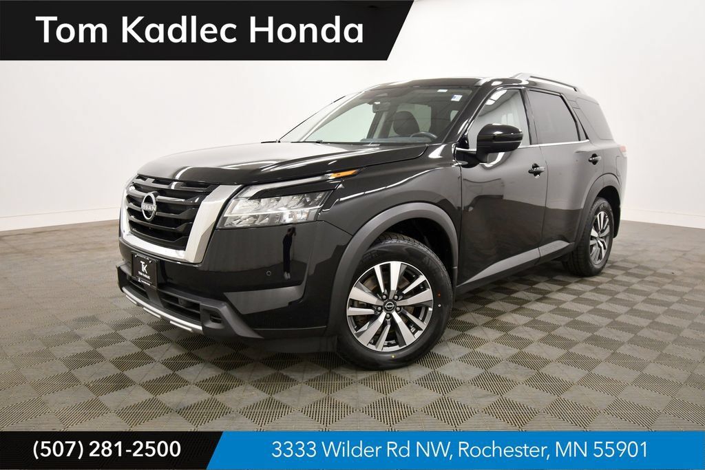 Used 2024 Nissan Pathfinder SL AWD/4WD image 1