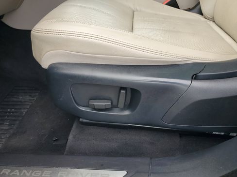 Used 2018 Land Rover Range Rover Velar S image 11