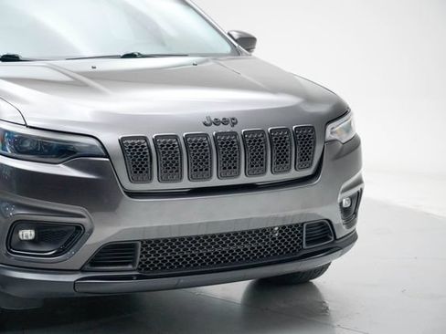 Used 2020 Jeep Cherokee Latitude Plus AWD/4WD image 4
