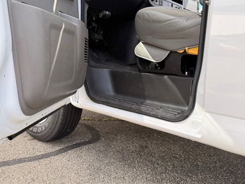 Used 2016 Chevrolet Express 3500 w/ Express Access Plus Package RWD image 8