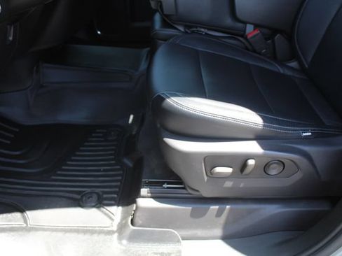 Used 2024 GMC Sierra 2500 SLE w/ SLE Value Package; AWD/4WD image 32