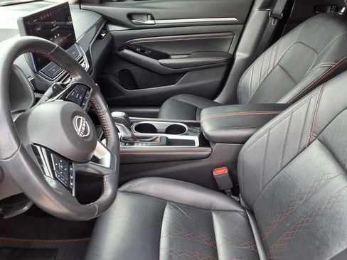 Used 2023 Nissan Altima 2.5 SR w/ SR Premium Package FWD image 17