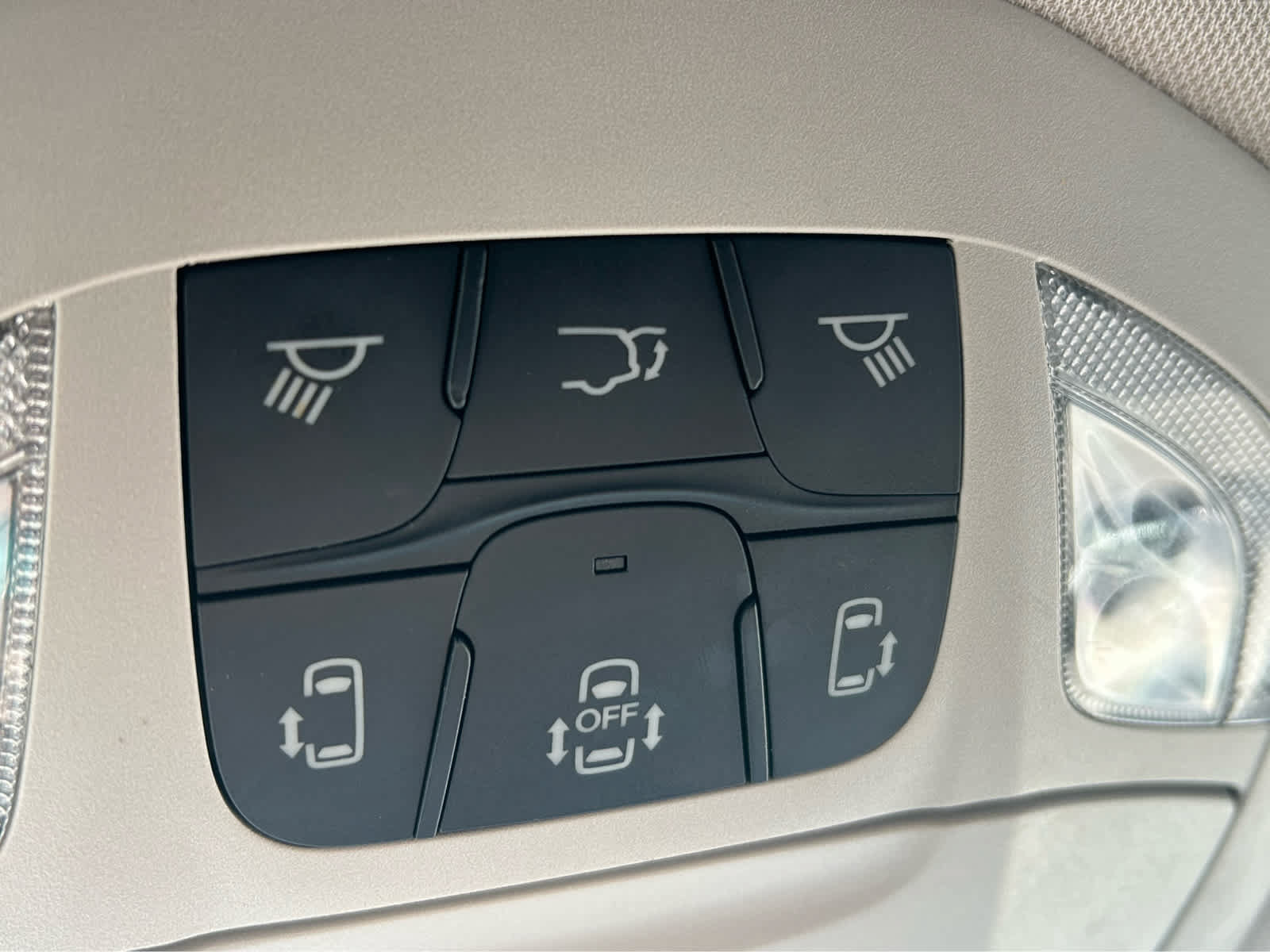 Used 2024 Chrysler Pacifica Touring-L FWD image 43
