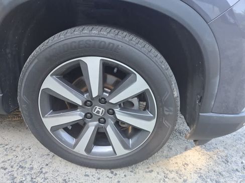 Used 2023 Honda Pilot Touring image 7