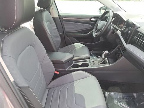Used 2025 Volkswagen Jetta SEL FWD image 10