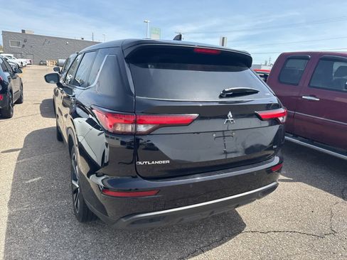 Used 2024 Mitsubishi Outlander SE AWD/4WD image 12