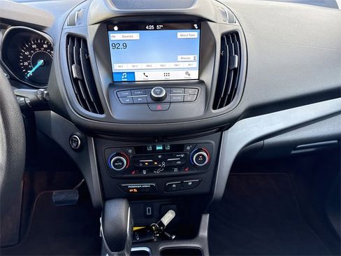 Used 2019 Ford Escape SE image 16