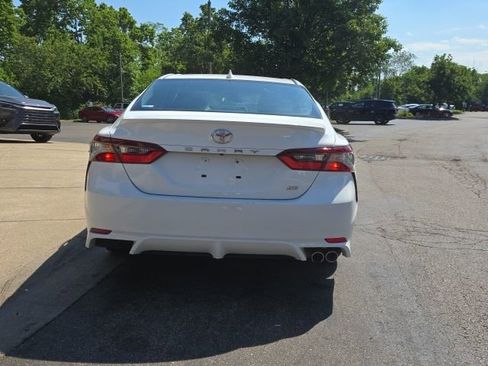 Used 2023 Toyota Camry SE FWD image 4