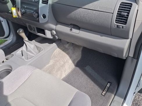 Used 2014 Nissan Frontier S w/ S Preferred Package image 18