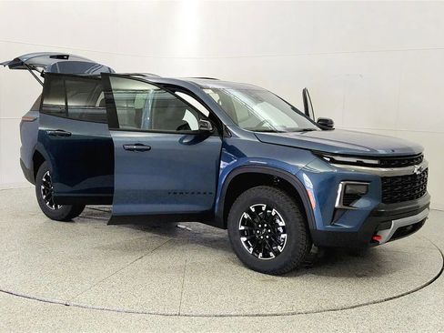 New 2026 Chevrolet Traverse Z71 w/ Driver Confidence Package image 9