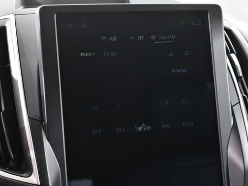 Used 2024 Ford Edge SEL w/ Convenience Package image 28