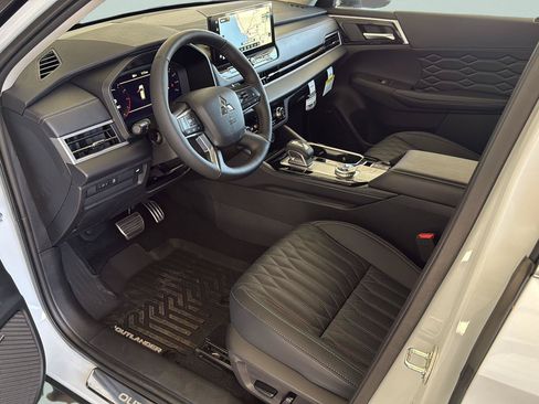 New 2026 Mitsubishi Outlander SEL FWD image 22