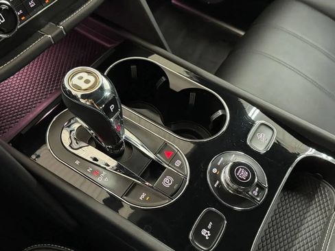 Used 2019 Bentley Bentayga AWD/4WD image 21
