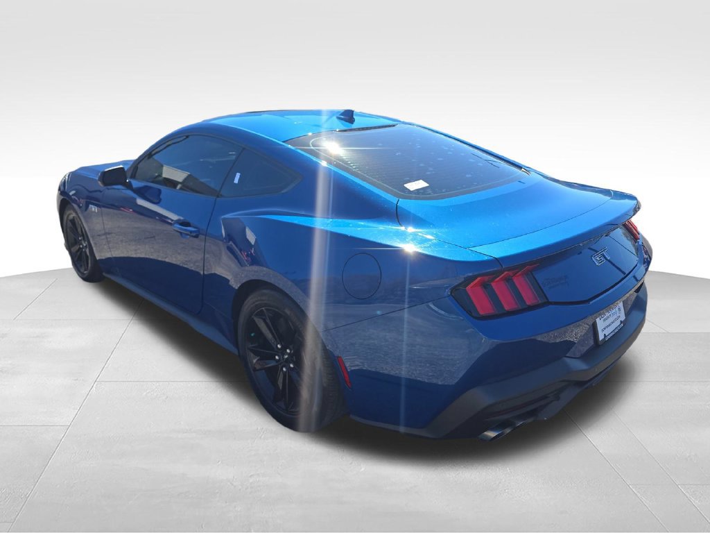 Used 2024 Ford Mustang GT RWD image 3