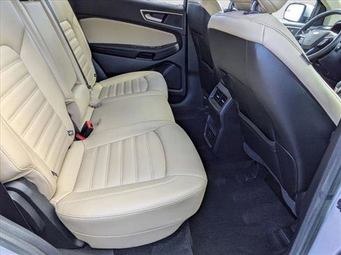 Used 2018 Ford Edge SEL w/ Equipment Group 201A FWD image 19