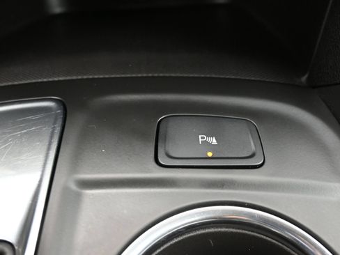 Used 2022 Chevrolet Equinox LT FWD image 21
