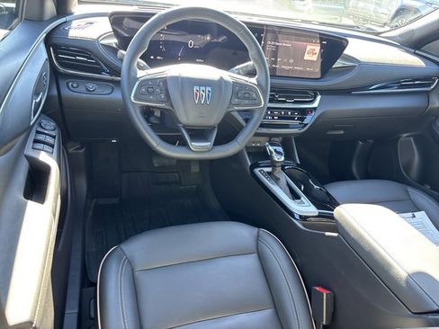 Used 2025 Buick Envista Avenir image 16