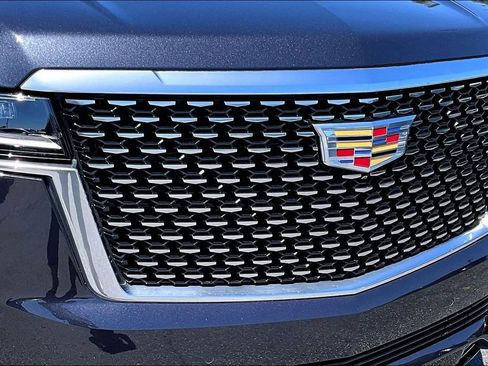 Used 2024 Cadillac Escalade ESV Premium Luxury w/ Performance Package RWD image 34