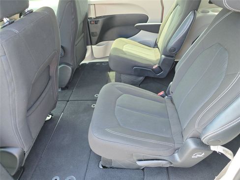 Used 2023 Chrysler Voyager LX FWD image 14