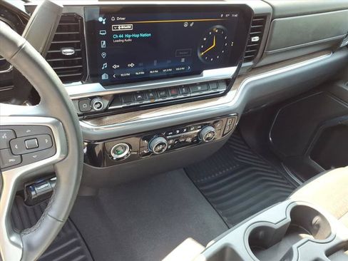 Used 2023 Chevrolet Silverado 1500 LT AWD/4WD image 33