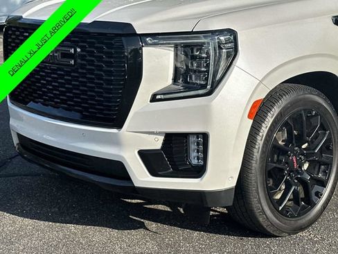 Used 2023 GMC Yukon XL Denali w/ Advanced Technology Package AWD/4WD image 8