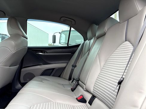 Used 2022 Toyota Camry SE image 17