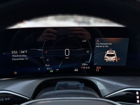 New 2026 Cadillac Vistiq Sport image 17