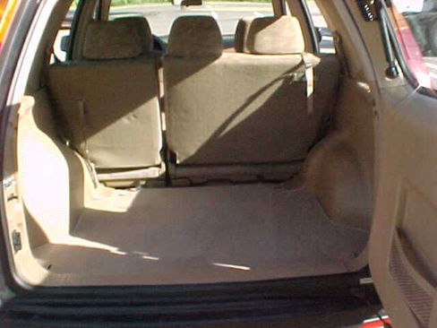 Used 2004 Honda CR-V LX image 7