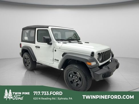 Used 2025 Jeep Wrangler Sport AWD/4WD image 1