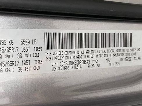 Used 2019 Jeep Cherokee Trailhawk AWD/4WD image 26