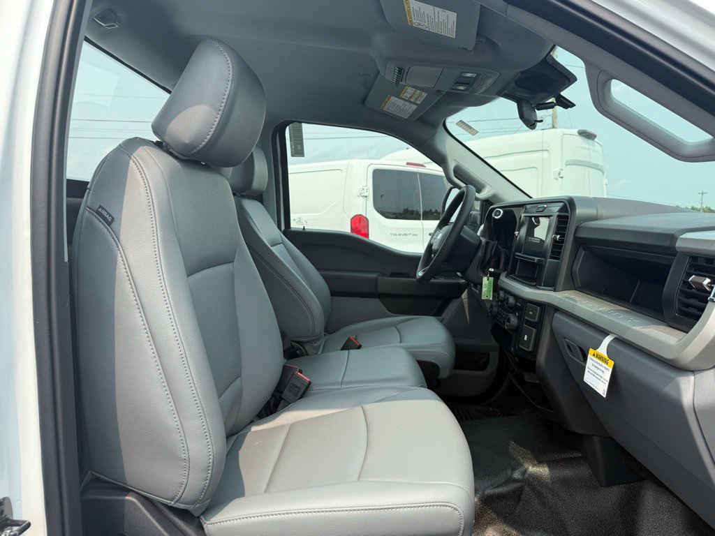 New 2025 Ford F350 XL w/ XL Driver Assist Package RWD image 32