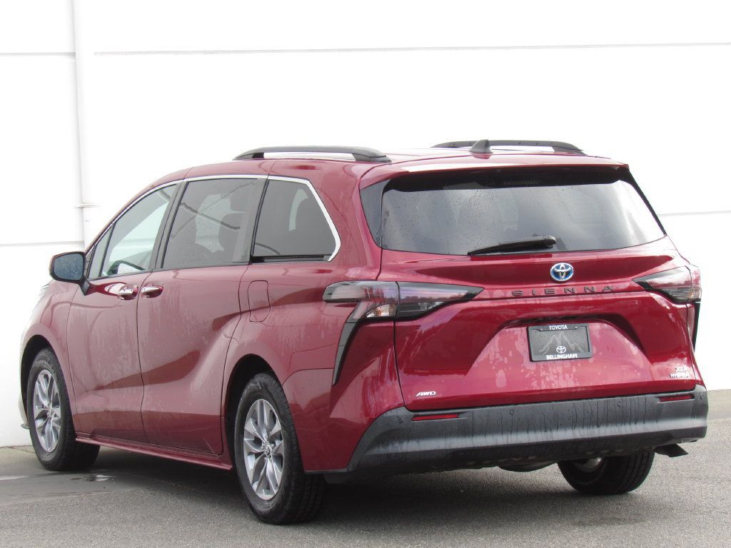 Certified 2023 Toyota Sienna XLE w/ XLE Plus Package AWD/4WD image 5