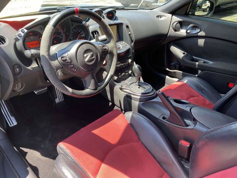 Used 2016 Nissan 370Z NISMO RWD image 3
