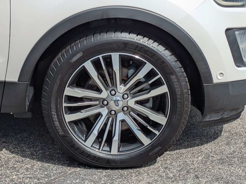 Used 2017 Ford Explorer Platinum AWD/4WD image 11
