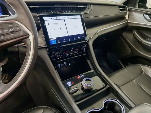 Used 2023 Jeep Grand Cherokee L Limited w/ Trailer Tow Group (B) image 26