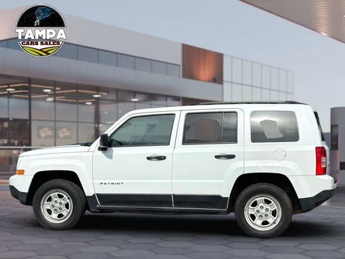 Used 2017 Jeep Patriot Sport image 9