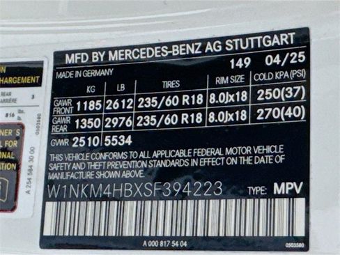 Used 2025 Mercedes-Benz GLC 300 4MATIC image 34