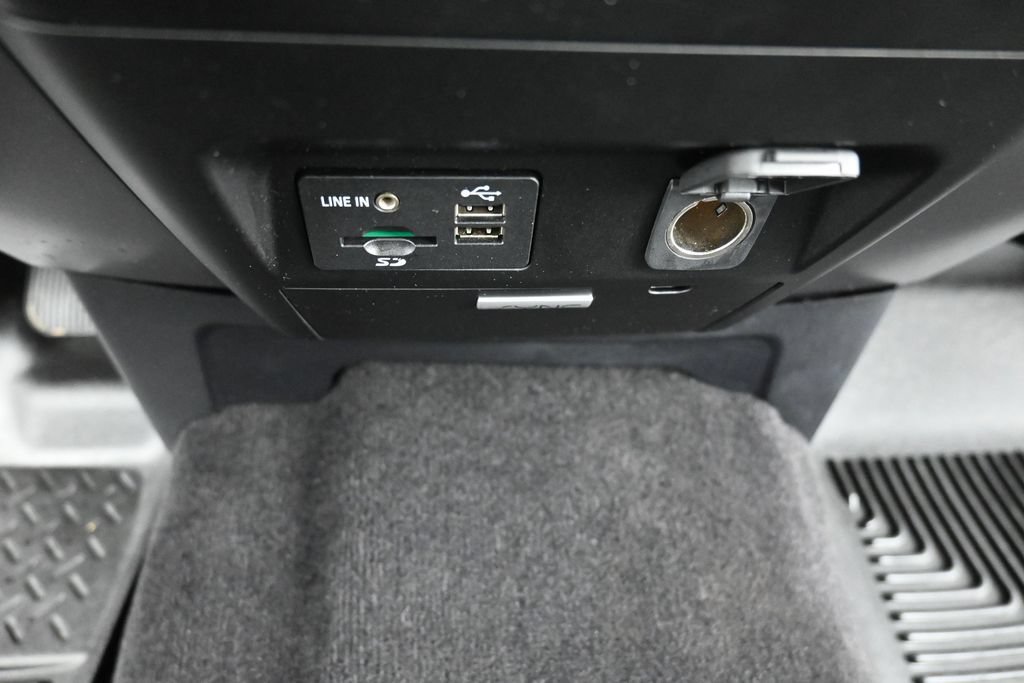 Used 2015 Ford F150 XLT w/ Equipment Group 302A Luxury AWD/4WD image 19
