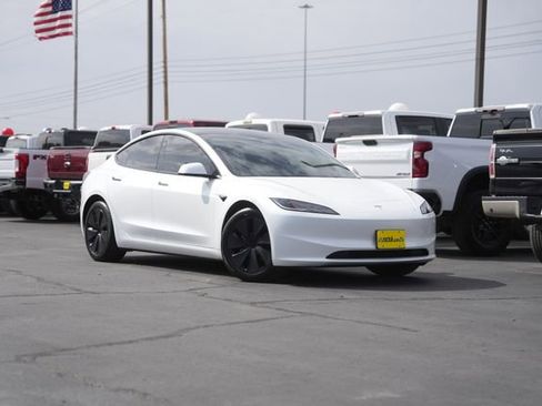 Used 2024 Tesla Model 3 Standard Range image 2