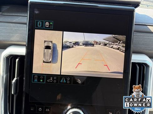 Used 2024 GMC Acadia Denali FWD image 9